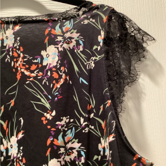Floral Lace Trim Blouse in Black - Picture 5 of 5